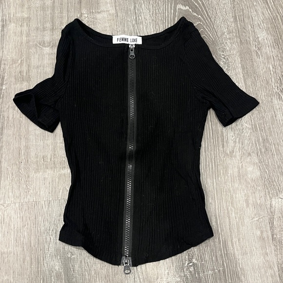 Black Ribbed Zip-Up Tee - Picture 4 of 6